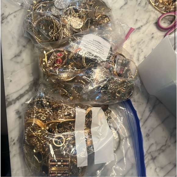⚜️Huge 3 LB CURATED Jewelry Lot~ High End & Some Signed~ Your STYLE REQUESTS ⚜️ - Picture 5 of 9